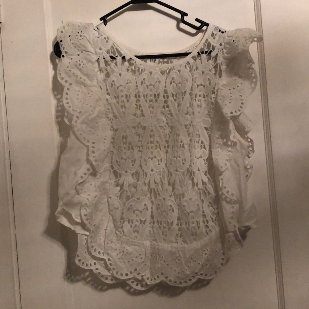 Gap Sleeveless Crocheted Top